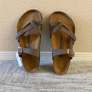 NWT Birkenstock Mayari Taupe Sandals. Sz 39 or 8